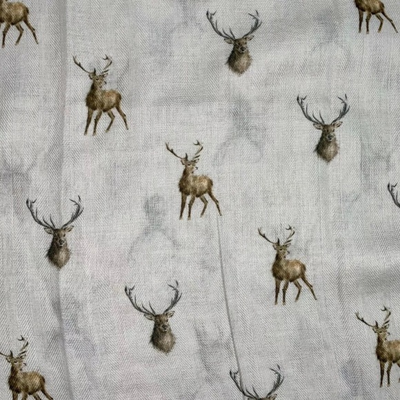 Wrendale Designs by Hannah Dale Wildlife Scarf - Picture 2 of 10